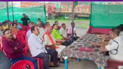 सरैयाहाट: सरैयाहाट/हंसडीहा थाना परिसर में श्रावणी मेला के सफल संचालन हेतु शांति समिति की बैठक