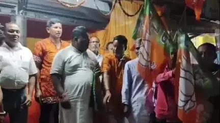 জলপাইগুড়ি: কাশিয়াবাড়িতে ২০ টি পরিবার তৃণমূল ছেড়ে বিজেপিতে যোগ দিলেন
