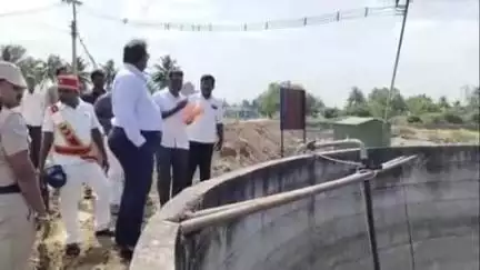 ஊத்தங்கரை: சிங்காரப்பேட்டை நர்சாம்பட்டி குறத்திக்குட்டை ஏறி கரை வலுப்படுத்தும் பணியை மாவட்ட ஆட்சியர் நேரில் ஆய்வு