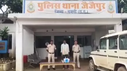 जैजैपुर पुलिस ने 6 लीटर कच्ची महुआ शराब के साथ एक आरोपी को किया गिरफ्तार
