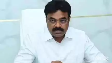 వేల్పూరు పంచాయతీ కార్యదర్శి వెంకటేష్ సస్పెన్షన్ రద్దు చేస్తూ ఉత్తర్వులు జారీ చేసిన బాపట్ల కలెక్టర్ వెంకట మురళి