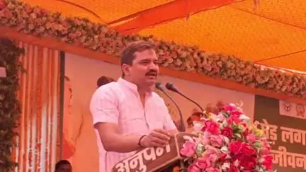 ज़मानिया: गाजीपुर में एक्सप्रेसवे पर खाली जगह पर पेड़ लगाने के लिए एमएलसी ने वन विभाग से की अपील, जरूरत पड़ने पर देंगे धनराशि