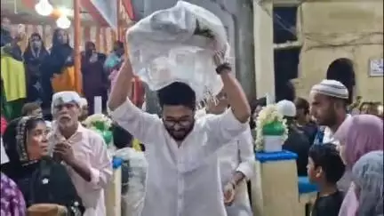 ব্যারাকপুর ২: টিটাগড় জি সি রোডের ওয়ারিশ আলিবাবা মাজারে আয়োজিত হলো ১০৯ তম বর্ষ উরুস উৎসব উপস্থিত বিধায়ক