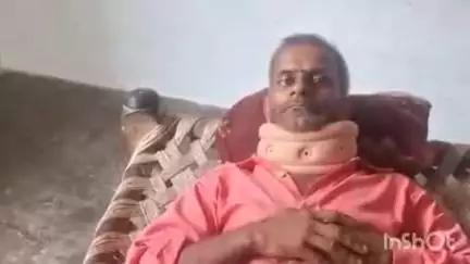 सादाबाद: नगला बिहारी में एक व्यक्ति ने गले और पेट पर चाकू से बार कर आत्महत्या का प्रयास किया, डॉक्टर ने किया रेफर