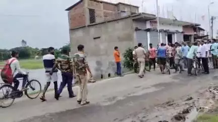 কুলতলি: দেবীপুর বাজারে এসইউসিআই কমিউনিস্ট দলের পক্ষ থেকে সাধারণ ধর্মঘট