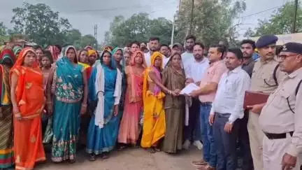 बड़वारा: बड़वारा में आदिवासियों पर अत्याचार के खिलाफ कांग्रेस का धरना प्रदर्शन, न्याय की मांग