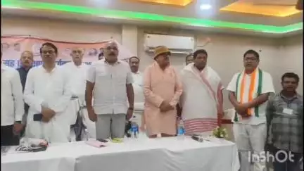 पोड़ैयाहाट: CLP लीडर सह पोड़ैयाहाट विधायक प्रदीप यादव ने गोड्डा में कांग्रेसियों को जनता के प्रति जवाबदेह बनने की नसीहत दी