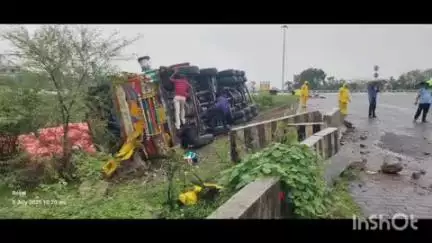 सावनेर: खुरसापार जवळ गंभीर अपघात, एक गंभीर जखमी