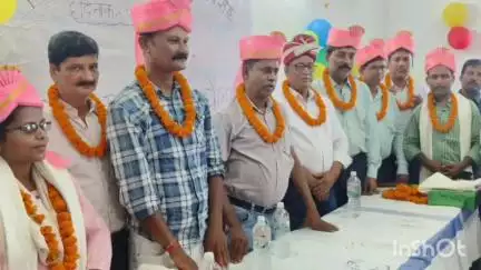 घैलाढ़: घैलाढ सीएचसी में कार्यरत स्वास्थ्य प्रबंधक कुमार धनंजय का तबादला, दी गई विदाई
