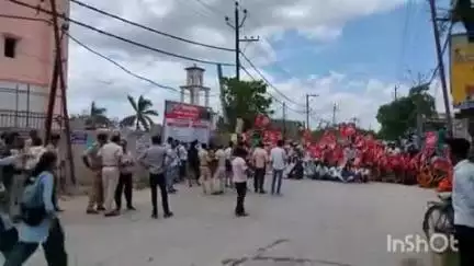 झंझारपुर: मतदाता सूची पुनरीक्षण के विरोध में महागठबंधन के बिहार बंद का झंझारपुर में दिखा असर