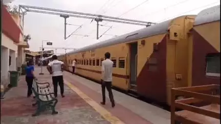 लूनकरनसर: अर्जनसर के पास मालगाड़ी का पावर फेल हुआ