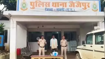 जैजैपुर पुलिस ने 6 लीटर महुआ शराब के साथ आरोपी को गिरफ्तार किया, भेजा गया न्यायिक हिरासत में