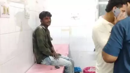 रामगंजमण्डी: सुकेत में सड़क पर बैठे मवेशी से टकराई बाइक, युवक घायल, किया गया झालावाड़ रेफर
