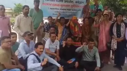 कोटद्वार: कोटद्वार तहसील परिसर में LUCC पीड़ितों का धरना तीसरे दिन भी जारी, सीएम आवास की ओर कूच करने का लिया निर्णय
