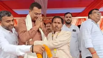 हज़ारीबाग: सांसद तीर्थ दर्शन के तहत पेटो से तीसरा जत्था वाराणसी, प्रयागराज, अयोध्या और विंध्याचल के लिए रवाना