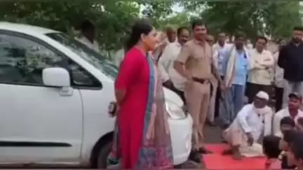 जाफराबाद: येवता येते जिल्हा परिषद शाळेत व गावात जाणारा रस्ता अडवला,विद्यार्थ्यांनी व पालकांनी गाठले जाफराबाद तहसीलदारचे कार्यालय