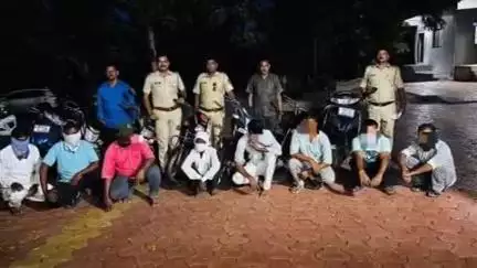 नांदेड: लिमगाव पोलिसांनी लिमगाव येथे एका गोदाम मध्ये 11 इसम जुगार खेळत असताना मारला छापा 11 आरोपी पोलिसांनी घेतले ताब्यात