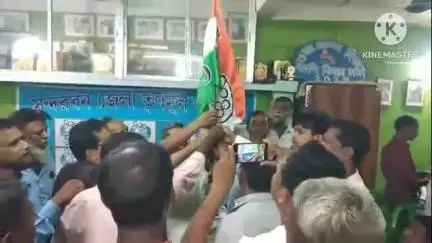 কুলপি: কুলপি তৃণমূল কংগ্রেসের কার্যালয়ে ISF-র সদস্যের তৃণমূল কংগ্রেসে যোগ