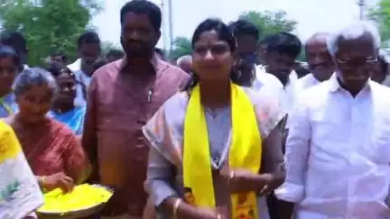 దొరవారిసత్రంలో సుపరిపాలనలో తొలి అడుగు కార్యక్రమం, సమస్యలుంటే చెప్పాలని కోరిన ఎమ్మెల్యే విజయశ్రీ