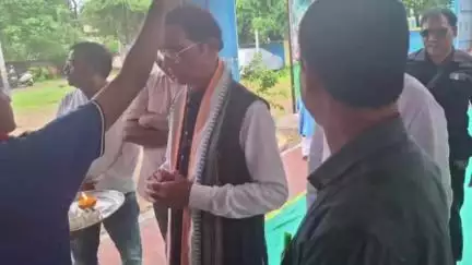 ବାରିପଦା ମ୍ୟୁନିସିପାଲଟି: ମୁର୍ଗାବାଡ଼ି ସ୍ଥିତ କେନ୍ଦ୍ରୀୟ ବିଦ୍ୟାଳୟରେ ମାଆ ପାଇଁ ଗଛ ଟିଏ କାର୍ଯ୍ୟକ୍ରମ ଅନୁଷ୍ଠିତ, ଯୋଗଦେଲେ ମୟୂରଭଞ୍ଜ ସାଂସଦ