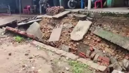 बांसी: पहले ही बरसात में नगर पालिका परिषद का नाला हुआ धराशाई, राम जानकी मंदिर के पास बनाया गया था बड़ा नाला