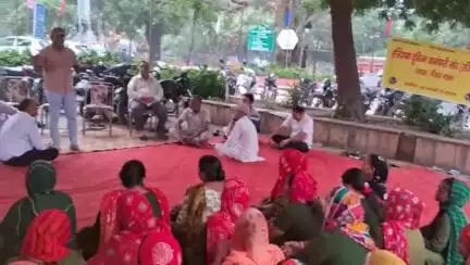 मोरनी: यादविन्द्रा गार्डन पिंजौर में हरियाणा टूरिज्म कर्मचारी संघ ने मांगों को लेकर की हड़ताल और धरना