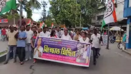 হলদিবাড়ি: NRC বিরোধী পতিবাদ মিছিল অনুষ্ঠিত হলো মেখলিগঞ্জ শহরে, উপস্থিত এলাকার বিধায়ক সহ অনেকেই