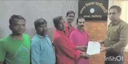 चांदवा: केंद्रीय ट्रेड यूनियन और कर्मचारी संघ का चंदवा में हड़ताल को समर्थन, बीडीओ को सौंपा मांग पत्र