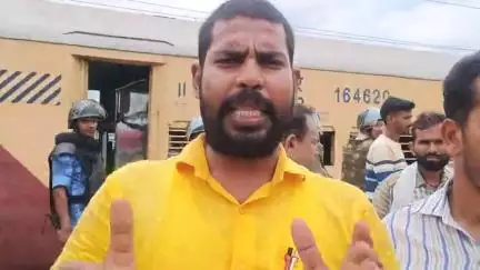 सासाराम में ट्रेन रोको कार्यक्रम के बाद ई विशाल कुशवाहा का संबोधन