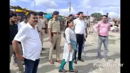 कटिहार: DM और SP ने श्रावणी मेले को लेकर मनिहारी गंगा घाट का किया निरीक्षण, दिए निर्देश