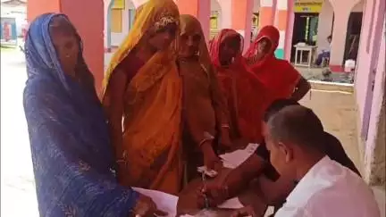 केवटी रनवे: बुधवार को प्रखंड में पंचायत उपचुनाव शांतिपूर्ण ढंग से संपन्न हुआ