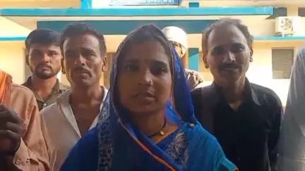 गुनौर: महेवा पंचायत में आंगनबाड़ी सहायिका की दबंगई, पोषण आहार वितरण ठप