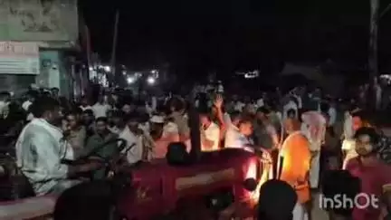 बेहट: रामगढ़ में ग्रामीणों ने अफवाह के चलते मंदबुद्धि युवक को चोर समझकर पकड़ा