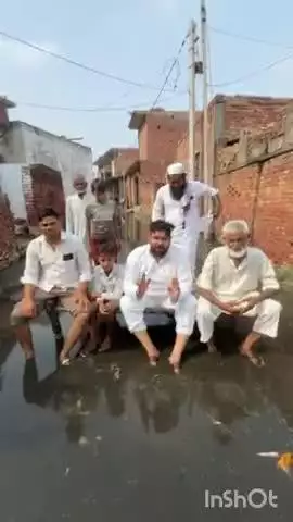 जानसठ: मीरापुर क्षेत्र के गांव खेड़ी सराय में मूसलाधार बारिश से विकास कार्यों की पोल खुली, सपा नेता ने उठाए सवाल