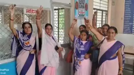 विभूतिपुर: विभूतिपुर सीएचसी में आशा कार्यकर्ताओं का प्रदर्शन, 14 सूत्री मांगों को लेकर तीन घंटे ओपीडी बाधित