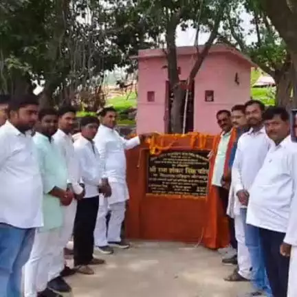 चुनार: कंचनपुर में पूर्व मंत्री एवं क्षेत्रीय विधायक ने सीसी रोड/इंटरलॉकिंग का किया लोकार्पण