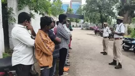 సిరిసిల్ల: పట్టణంలో వివిధ ప్రాంతాల్లో డ్రంకన్ డ్రైవ్, మద్యం సేవిస్తూ పొట్టబడిన వారికి జరిమానా విధించిన జడ్జి జయశ్రీ