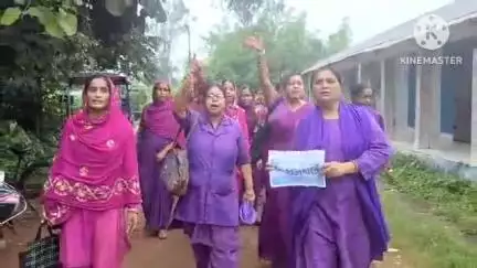 কোতুলপুর: কোতুলপুরে ১৮২ জন আশা কর্মীদের ধর্মঘট, বকেয়া ইনসেন্টিভ-সহ একাধিক দাবিতে র‍্যালি