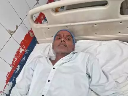 शाहजहांपुर जिला अस्पताल में धर्मेंद्र कुमार मिश्र स्वास्थ्य स्वास्थ्य गड़बड़ होने के कारण हुए एडमिट