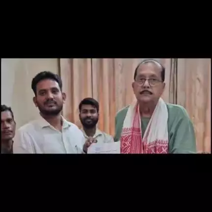 छतरपुर: कालापहाड़ पंचायत के मुखिया प्रतिनिधि ने वित्त मंत्री से मुलाकात कर कई जनसमस्याओं से अवगत कराया