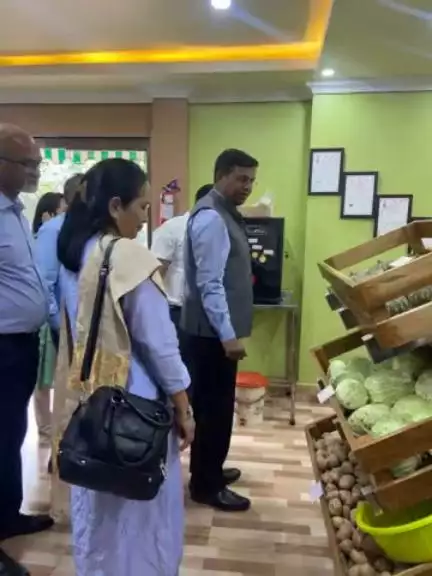 Shri Priya Ranjan, Joint Secretary (INM) visited Organic Outlet of Mission Organic Manipur Agency (#MOMA) in Imphal, Manipur developed under #MOVCDNER.