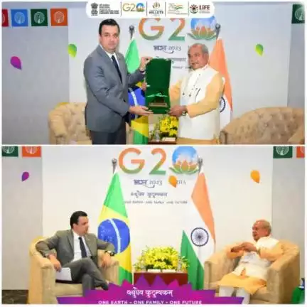 A bilateral meeting between Shri #nstomar, Hon'ble Minister for A&FW Govt. of India 🇮🇳and H.E. Mr. Roberto Perosa, Vice-Minister for Trade and International Relations of Brazil 🇧🇷was held on 17.06.2023 on the sidelines of #G20AMM2023