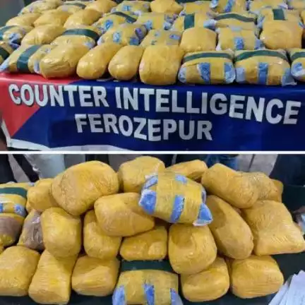 In one of the biggest heroin seizures of 2023: In two separate intelligence-led operations, Counter Intelligence, #Ferozepur has apprehended 4 drug traffickers and recovered 77Kg heroin (41Kg+36Kg) and 3 pistols.