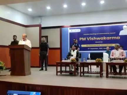 Chief Minister of Manipur, Shri N Biren Singh (#NBirenSingh) addressing  the gathering during the launch of  PM Viswakarma scheme at Imphal.

#PMVishwakarmaYojana