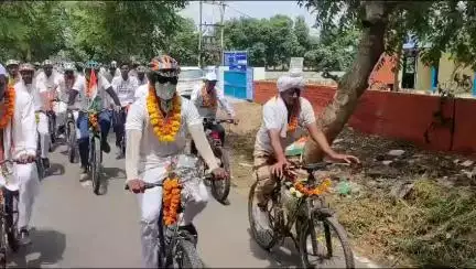 - जिला के गांव जाट सायरवास से रेवाड़ी में दाखिल हुई साइक्लोथॉन, नागरिकों में दिखा जोश व उत्साह, लगाए भारत माता की जय व वंदे मातरम के नारे
#DrugFreeHaryana 
#Cyclothon2023 #Haryana #rewariupdate