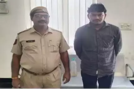 पुलिस थाना लाम्बाहरिसिंह की कार्यवाही
अवैध देशी शराब सहित एक व्यक्ति गिरफ्तार, 50पव्वे अवैध देशी शराब जप्त #TonkPolice