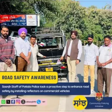 #Saanjh Staff of Patiala Police took a proactive step to enhance road safety by installing reflectors on commercial vehicles near Thapar Polytechnic College.