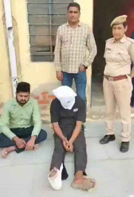 #सीकर
▪️दोस्त ने शराब पार्टी के बहाने बुलवा कर करवाई थी सोने के चैन की लूट...
🔸घटना में शामिल मुख्य अभियुक्त व उसका दोस्त गिरफ्तार,परिवादी से लूटी गई सोने की चैन बरामद....
#थाना_कोतवाली_सीकर