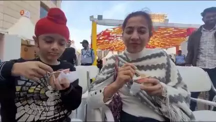 Never too old or young for a cup of yummy ice cream! Here’s how our guests enjoyed the delicious Millet ice cream at #ASEANIndiaMilletFestival.