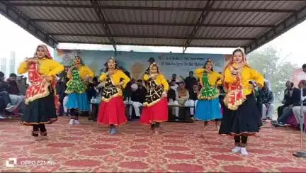 विकसित भारत संकल्प यात्रा: शेखुपुर दड़ौली में आयोजित कार्यक्रम में छात्राओं ने दी सांस्कृतिक कार्यक्रमों की प्रस्तुति